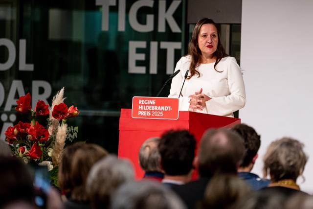 26 November 2025, Berlin: German Minister for Science, Research and Culture Manja Schuele speaks during the "Regine Hildebrandt Prize 2025" award ceremony at the Willy Brandt House. Photo: Fabian Sommer/dpa