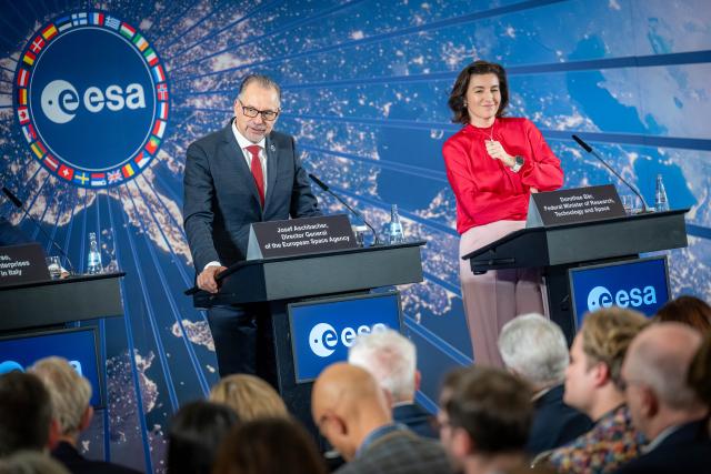 27 November 2025, Bremen: Josef Aschbacher, ESA Director General, and Dorothee Baer, German Minister for Research, Technology and Space, speak during a press conference at the end of the ESA Ministerial Council meeting. Photo: Sina Schuldt/dpa