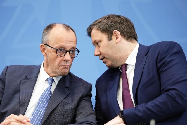 28 November 2025, Berlin: German Chancellor Friedrich Merz (L) and Lars Klingbeil, German Minister of Finance, take part in the press conference of the coalition leaders on the results of the coalition committee. The topic of pensions was at the center of the discussions between the CDU/CSU and SPD leaders. Photo: Michael Kappeler/dpa