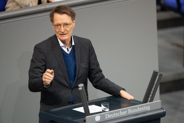 28 November 2025, Berlin: Karl Lauterbach speaks in the debate on the federal budget in the Bundestag. Photo: Markus Lenhardt/dpa