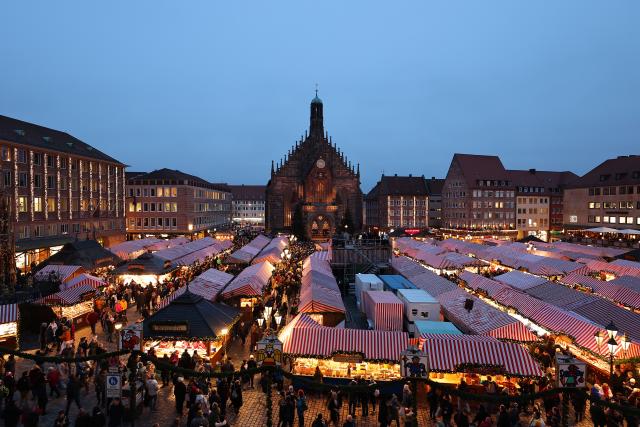 28 November 2025, Bavaria, Nuremberg: A general view of the Nuremberg Christmas market. Photo: Daniel Karmann/dpa