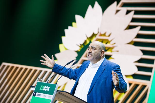 28 November 2025, Lower Saxony, Hanover: Vice-President of the German Bundestag Omid Nouripour speaks at the federal party conference of Alliance 90/The Greens. Photo: Moritz Frankenberg/dpa
