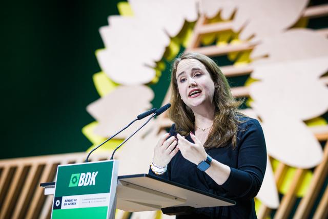 28 November 2025, Lower Saxony, Hanover: Ricarda Lang speaks at the federal party conference of Alliance 90/The Greens. Photo: Moritz Frankenberg/dpa