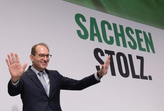 29 November 2025, Saxony, Leipzig: Alexander Dobrindt (CSU), German Minister of the Interior, gestures at the CDU state party conference of the Saxon Union. A new state executive is to be elected at the meeting. Photo: Sebastian Willnow/dpa