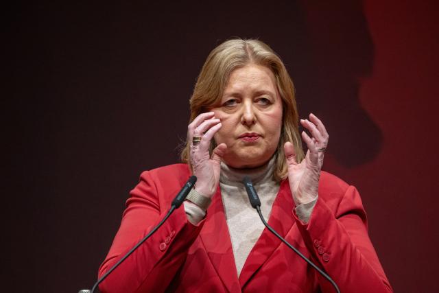 29 November 2025, Baden-Württemberg, Mannheim: German Minister of Labor and SPD party leader Baerbel Bas speaks on the second day of the Federal Congress of the Young Socialists (Jusos) in Mannheim. Photo: Harald Tittel/dpa