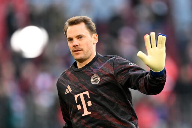 29 November 2025, Bavaria, Munich: Bayern Munich goalkeeper Manuel Neuer warms up prior to the start of the German Bundesliga soccer match between Bayern Munich and FC St. Pauli at Allianz Arena. Photo: Sven Hoppe/dpa - IMPORTANT NOTICE: DFL and DFB regulations prohibit any use of photographs as image sequences and/or quasi-video.