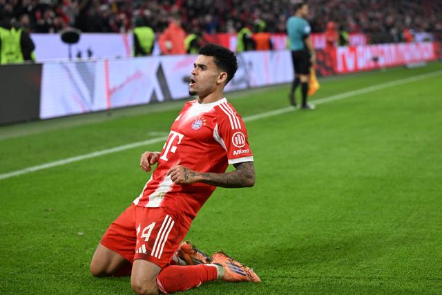 29 November 2025, Bavaria, Munich: Bayern Munich's Luis Diaz celebrates scoring his side's second goal during the German Bundesliga soccer match between Bayern Munich and FC St. Pauli at Allianz Arena. Photo: Sven Hoppe/dpa - IMPORTANT NOTICE: DFL and DFB regulations prohibit any use of photographs as image sequences and/or quasi-video.