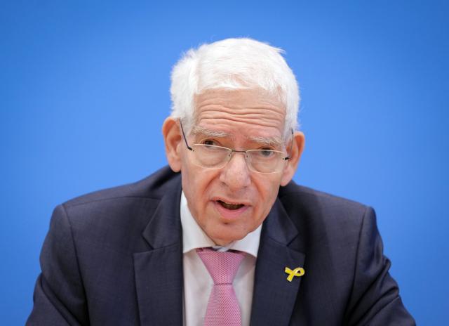 FILED - 30 September 2025, Berlin: Josef Schuster, President of the Central Council of Jews in Germany, speaks during a press conference on the research project "Anti-Semitism in Germany - Effects of October 7, 2023". Photo: Soeren Stache/dpa