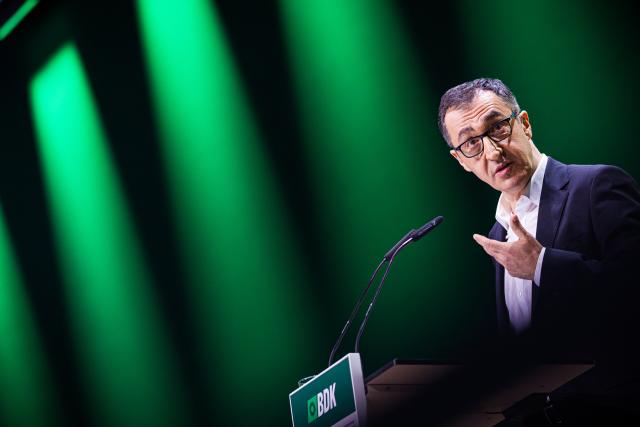 30 November 2025, Lower Saxony, Hanover: Cem Oezdemir speaks at the 
federal party conference of Alliance 90/The Greens. Photo: Moritz Frankenberg/dpa