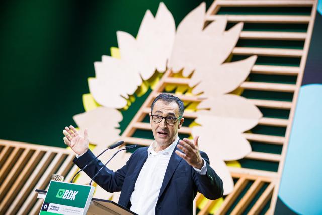 30 November 2025, Lower Saxony, Hanover: Cem Oezdemir speaks at the federal party conference of Alliance 90/The Greens. Photo: Moritz Frankenberg/dpa