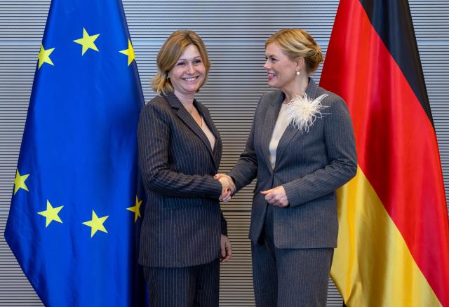 01 December 2025, Berlin: German Bundestag President Julia Kloeckner (R) and French Parliament President Yael Braun-Pivet greet each other on the presidential level of the Reichstag building before the start of the Franco-German Parliamentary Assembly. Photo: Soeren Stache/dpa