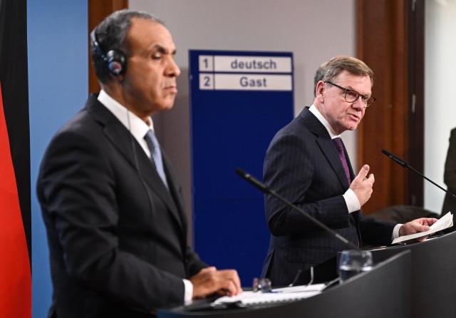 02 December 2025, Berlin: Johann Wadephul (R), German Foreign Minister, and Egyptian Foreign Minister Badr Abdelatty hold a joint press conference. Photo: Britta Pedersen/dpa