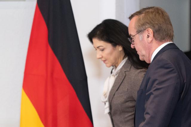 02 December 2025, Berlin: Katherina Reiche, German Minister for Economic Affairs and Energy, and Boris Pistorius, German Minister of Defence, attend a press conference during a meeting between representatives of the security and defense industry as well as the automotive and supplier industry and the German government. Photo: Christophe Gateau/dpa