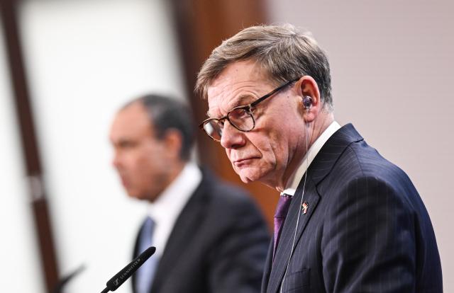 02 December 2025, Berlin: Johann Wadephul (R), German Foreign Minister, and Egyptian Foreign Minister Badr Abdelatty hold a joint press conference. Photo: Britta Pedersen/dpa