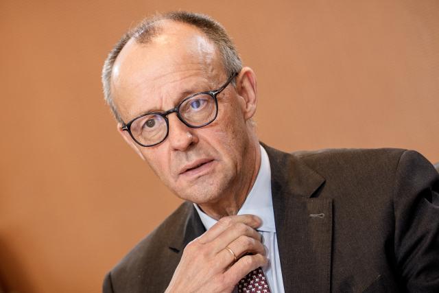 03 December 2025, Berlin: German Chancellor Friedrich Merz waits for the start of the Federal Cabinet meeting in the Chancellery. Photo: Michael Kappeler/dpa