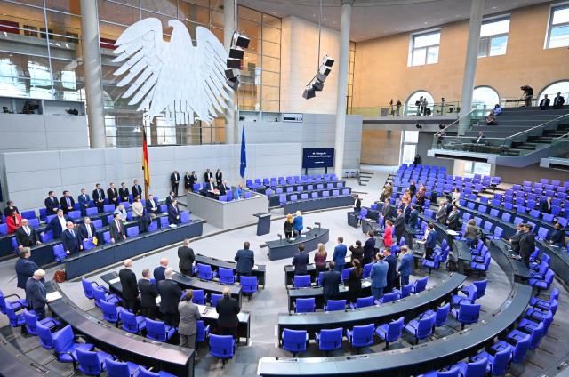 03 December 2025, Berlin: The plenary in the 46th plenary session of the 21st legislative period in the German Bundestag. The main topics of today's session include the government questioning with German Minister of Finance Klingbeil and Head of the Chancellery Frei as well as a topical debate on the protests against the founding of an AfD youth organization in Giessen. Photo: Elisa Schu/dpa