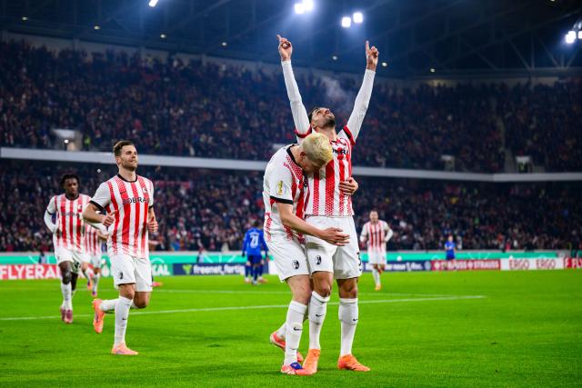 03 December 2025, Baden-Württemberg, Freiburg im Breisgau: Freiburg's Vincenzo Grifo celebrates scoring his side's first goal during the German DFB Cup round of 16 soccer match between SC Freiburg and Darmstadt 98 at Europa-Park Stadium. Photo: Tom Weller/dpa - IMPORTANT NOTICE: DFL and DFB regulations prohibit any use of photographs as image sequences and/or quasi-video.