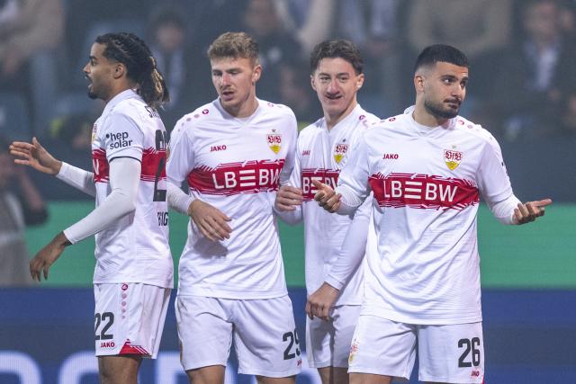 03 December 2024, North Rhine-Westphalia, Bochum: Stuttgart's Deniz Undav celebrates scoring his side's second goal with his teammates during the German DFB Cup round of 16 soccer match between VfL Bochum and VfB Stuttgart at Vonovia Ruhrstadion. Photo: David Inderlied/dpa - IMPORTANT NOTICE: DFL and DFB regulations prohibit any use of photographs as image sequences and/or quasi-video.