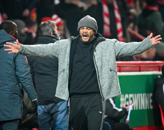 03 December 2025, Berlin: Bayern Munich coach Vincent Kompany gestures on the sidelines during the German DFB Cup round of 16 soccer match between 1. FC Union Berlin and FC Bayern Munich at an der Alten Foersterei. Photo: Soeren Stache/dpa - IMPORTANT NOTE: In accordance with the regulations of the DFL German Football League and the DFB German Football Association, it is prohibited to utilize or have utilized photographs taken in the stadium and/or of the match in the form of sequential images and/or video-like photo series.