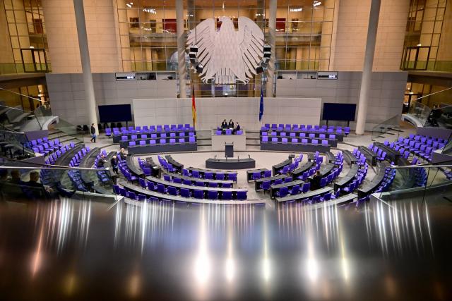 05 December 2025, Berlin: The federal eagle in the chamber of the German Bundestag ahead of the vote on the coalition's pension package. Photo: Sebastian Christoph Gollnow/dpa