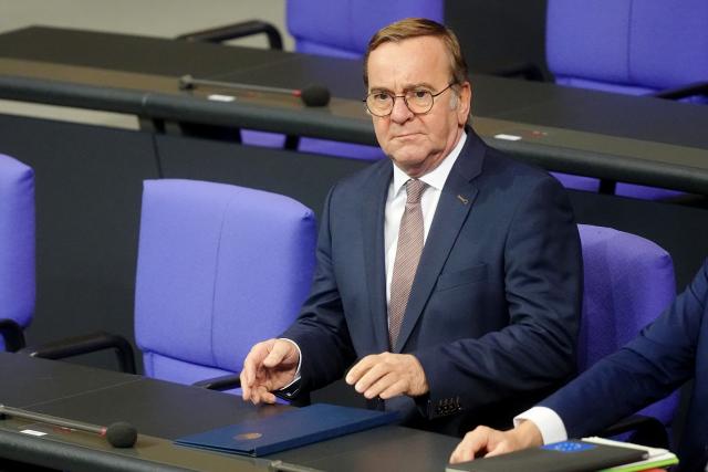 05 December 2025, Berlin: Boris Pistorius, Germany's Minister of Defence, follows the German Bundestag session on the modernization of military service. Photo: Kay Nietfeld/dpa