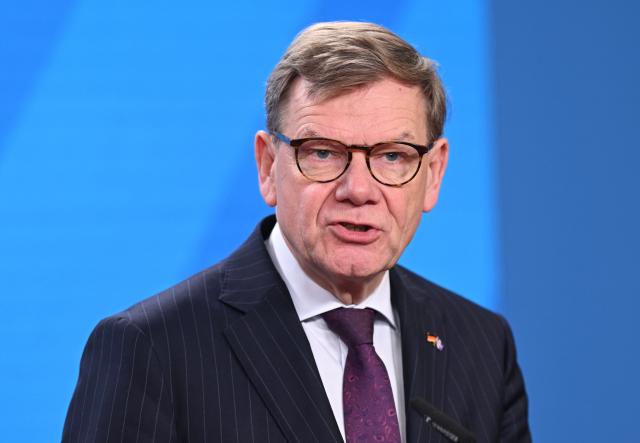 05 December 2025, Berlin: Germany's Foreign Minister Johann Wadephul speaks during a joint press conference with his Icelandic counterpart Thorgerdur Katrin Gunnarsdottir (not pictured) following their meeting. Photo: Britta Pedersen/dpa