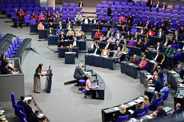 05 December 2025, Berlin: Heidi Reichinnek, parliamentary group leader of Die Linke party, speaks during the German Bundestag session on the modernization of military service. Photo: Sebastian Christoph Gollnow/dpa