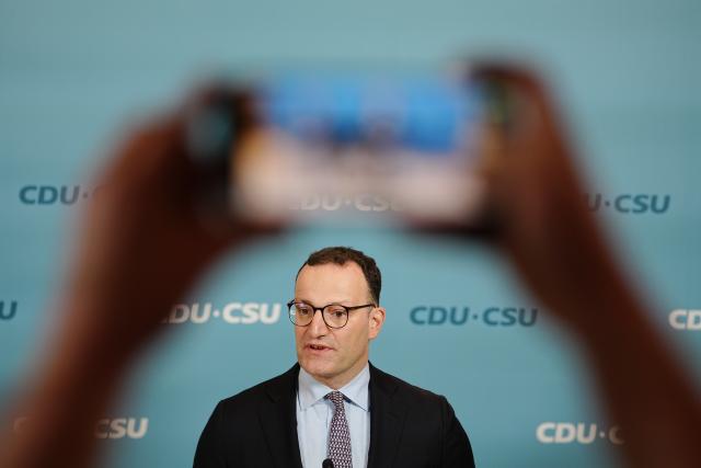 05 December 2025, Berlin: Jens Spahn, CDU/CSU parliamentary group leader in the German Bundestag, makes a statement after the results of the vote are announced. The Bundestag has passed the controversial pension law of the black-red government with an absolute majority. Photo: Kay Nietfeld/dpa