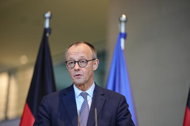 05 December 2025, Berlin: German Chancellor Friedrich Merz holds a press conference on the results of the vote in the Chancellery. The Bundestag has passed the controversial pension law of the black-red government with an absolute majority. Photo: Kay Nietfeld/dpa