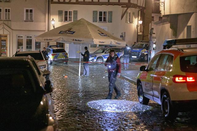 28 June 2025, Bavaria, Ansbach: Police officers search a crime scene in the city center of Ansbach. Photo: Tizian Gerbing/Tizian Gerbing