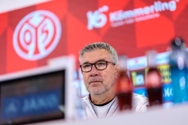 08 December 2025, Rhineland-Palatinate, Mainz: Swiss football manager Urs Fischer attends his presentation press conference as the new FSV Mainz 05 coach. Photo: Jörg Halisch/dpa