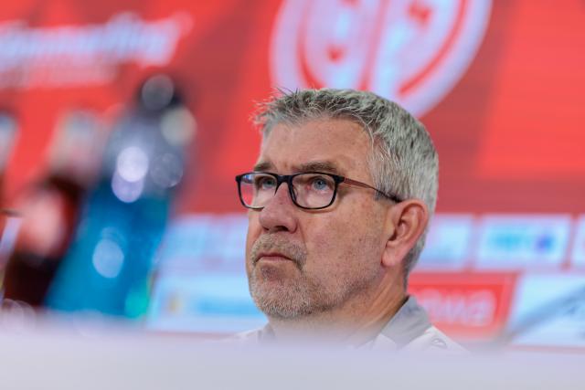 08 December 2025, Rhineland-Palatinate, Mainz: Swiss football manager Urs Fischer attends his presentation press conference as the new FSV Mainz 05 coach. Photo: Jörg Halisch/dpa