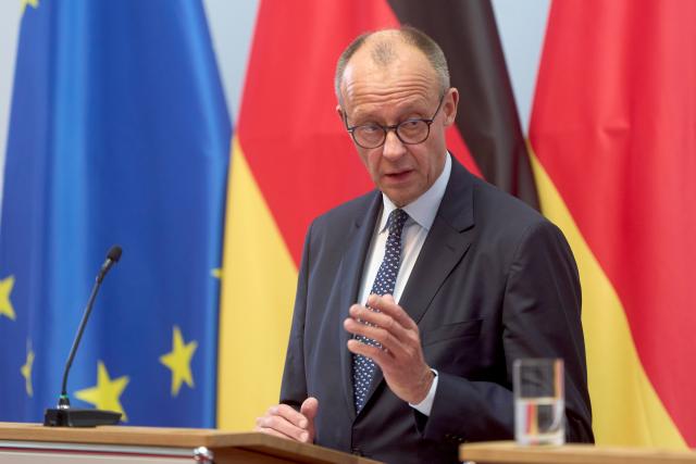 09 December 2025, Rhineland-Palatinate, Mainz: German Chancellor Friedrich Merz speaks at a press conference during his inaugural visit to Rhineland-Palatinate. Photo: Thomas Frey/dpa