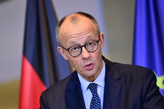 09 December 2025, Berlin: Germany's Chancellor Friedrich Merz speaks during a press conference at the German Chancellery during the visit of Armenia's Prime Minister. Photo: Sebastian Christoph Gollnow/dpa