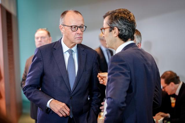 10 December 2025, Berlin: German Chancellor Friedrich Merz (L) and Guenter Sautter, foreign and security policy advisor to the Federal Chancellor, take part in the meeting of the German Cabinet in the Federal Chancellery. Chancellor Friedrich Merz (L) and Guenter Sautter, foreign and security policy advisor to the Federal Chancellor, take part in the meeting of the German Cabinet in the Federal Chancellery. Chancellor Friedrich Merz (L) and Guenter Sautter, foreign and security policy advisor to the Federal Chancellor, take part in the meeting of the German Cabinet in the Federal Chancellery. Photo: Kay Nietfeld/dpa