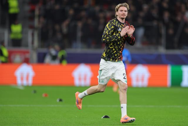 10 December 2025, North Rhine-Westphalia, Leverkusen: Newcastle United's Nick Woltemade warms up prior to the start of the UEFA Champions League soccer match between Bayer Leverkusen and Newcastle United at BayArena. Photo: Rolf Vennenbernd/dpa
