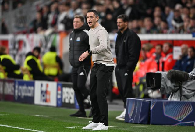 10 December 2025, North Rhine-Westphalia, Leverkusen: Leverkusen assistant coach Rogier Meijer gestures on the touchline during the UEFA Champions League soccer match between Bayer Leverkusen and Newcastle United at BayArena. Photo: Federico Gambarini/dpa