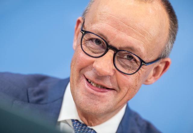11 December 2025, Berlin: German Chancellor Friedrich Merz takes part in the press briefing on the results of the consultations following the coalition committee in the Chancellery. Photo: Michael Kappeler/dpa