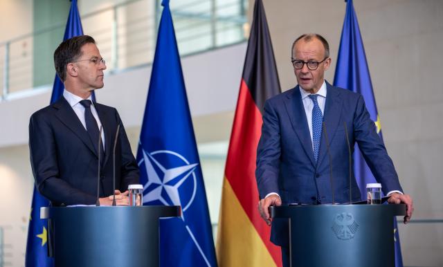 12 November 2025, Berlin: German Chancellor Friedrich Merz (R) and Mark Rutte, NATO Secretary General, hold a press conference after bilateral talks at the Federal Chancellery. Photo: Michael Kappeler/dpa