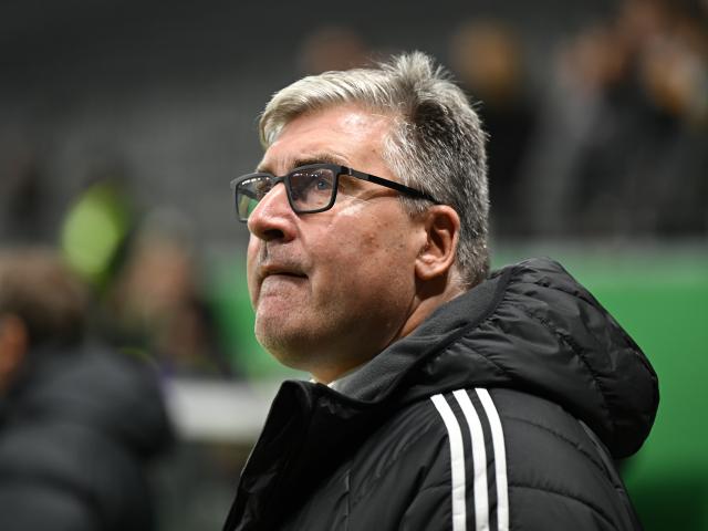 FILED - 28 October 2025, Hesse, Frankfurt/Main: Eintracht Frankfurt supervisory board spokesman Axel Hellmann looks on during DFB Cup soccer match between Eintracht Frankfurt - Borussia Dortmund at Deutsche Bank Park. Photo: Arne Dedert/dpa - IMPORTANT NOTE: In accordance with the regulations of the DFL German Football League and the DFB German Football Association, it is prohibited to utilize or have utilized photographs taken in the stadium and/or of the match in the form of sequential images and/or video-like photo series.