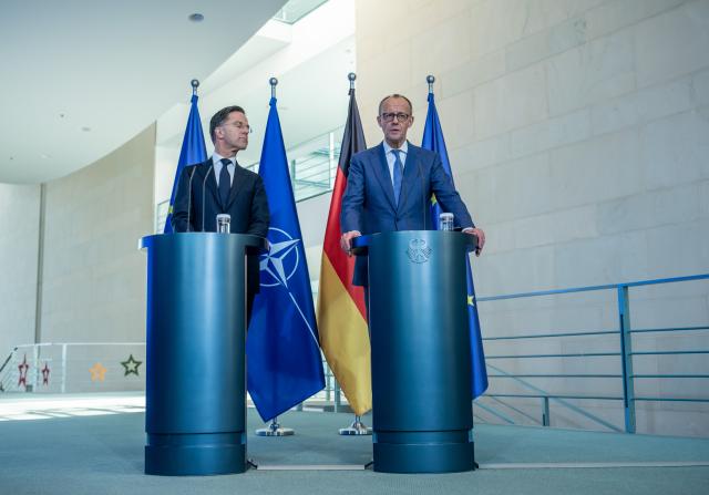 12 November 2025, Berlin: German Chancellor Friedrich Merz (R) and Mark Rutte, NATO Secretary General, hold a press conference after bilateral talks at the Federal Chancellery. Photo: Michael Kappeler/dpa
