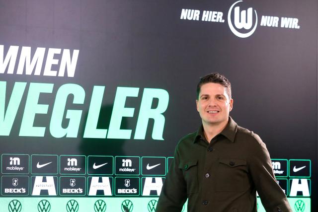 11 December 2025, Lower Saxony, Wolfsburg: Pirmin Schwegler arrives at a press conference by the German Bundesliga club VfL Wolfsburg, for his presentation as the club's new sporting director. Photo: Darius Simka/regios24/dpa