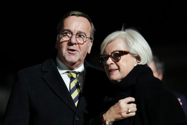 11 December 2025, Berlin: German Minister of Defense Boris Pistorius (L) receives French Defense Minister Catherine Vautrin in front of the Ministry of Defense. Photo: Kay Nietfeld/dpa