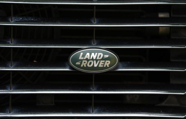 FILED - 24 June 2025, Hamburg: A Land Rover Defender is parked on a street in the Harvestehude district. Photo: Marcus Brandt/dpa