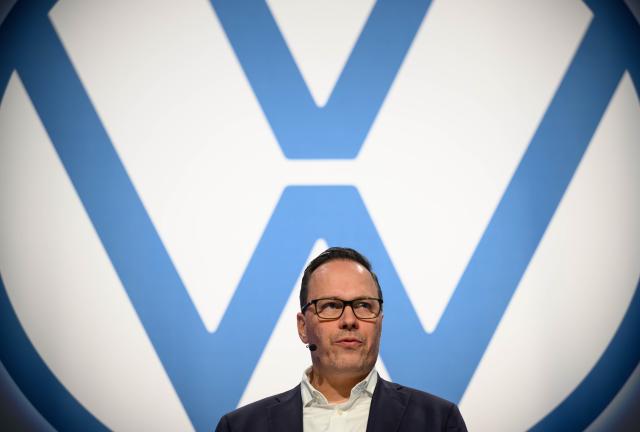 12 December 2025, Saxony, Zwickau: Dirk Panter, Minister of Economic Affairs in Saxony, speaks at a ceremony at the works meeting to mark the 35th anniversary of Volkswagen Saxony. The foundation stone for the new vehicle plant was laid here on September 26, 1990. In the years that followed, more than six million cars of the Polo, Golf and Passat models were produced until the switch to all-electric vehicles. Between 2018 and 2022, the vehicle plant was completely converted to electric mobility, making it a pioneer within the Group. In the meantime, only electric cars from the VW, Audi and Cupra brands roll off the production line there. Photo: Hendrik Schmidt/dpa