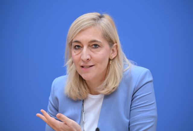 FILED - 28 November 2025, Berlin: German Minister of speaks during a press conference on the Medical Association's statement on the requirements for a sustainable public health system in Germany. Photo: Soeren Stache/dpa