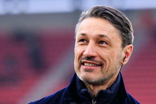 14 December 2025, Baden-Wuerttemberg, Freiburg im Breisgau: Borussia Dortmund's coach Niko Kovac walks onto the pitch ahead of the German Bundesliga soccer match between SC Freiburg and Borussia Dortmund at Europa-Park Stadium. Photo: Tom Weller/dpa - WICHTIGER HINWEIS: Gemäß den Vorgaben der DFL Deutsche Fußball Liga bzw. des DFB Deutscher Fußball-Bund ist es untersagt, in dem Stadion und/oder vom Spiel angefertigte Fotoaufnahmen in Form von Sequenzbildern und/oder videoähnlichen Fotostrecken zu verwerten bzw. verwerten zu lassen.