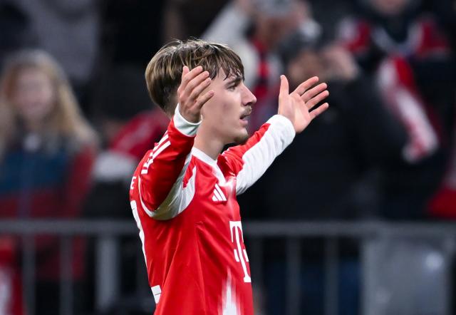 14 December 2025, Bavaria, Munich: Bayern Munich's Lennart Karl celebrates his side's first goal of the game during the German Bundesliga soccer match between Bayern Munich and FSV Mainz 05 at the Allianz Arena. Photo: Sven Hoppe/dpa - WICHTIGER HINWEIS: Gemäß den Vorgaben der DFL Deutsche Fußball Liga bzw. des DFB Deutscher Fußball-Bund ist es untersagt, in dem Stadion und/oder vom Spiel angefertigte Fotoaufnahmen in Form von Sequenzbildern und/oder videoähnlichen Fotostrecken zu verwerten bzw. verwerten zu lassen.