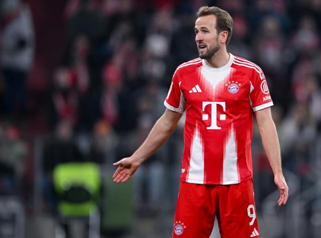 14 December 2025, Bavaria, Munich: Bayern Munich's Harry Kane gestures on the pitch during the German Bundesliga soccer match between Bayern Munich and FSV Mainz 05 at the Allianz Arena. Photo: Sven Hoppe/dpa - WICHTIGER HINWEIS: Gemäß den Vorgaben der DFL Deutsche Fußball Liga bzw. des DFB Deutscher Fußball-Bund ist es untersagt, in dem Stadion und/oder vom Spiel angefertigte Fotoaufnahmen in Form von Sequenzbildern und/oder videoähnlichen Fotostrecken zu verwerten bzw. verwerten zu lassen.