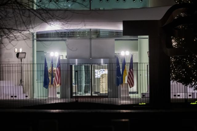 14 December 2025, Berlin: View of the German Chancellery. Inside, Ukrainian President Zelensky, his negotiators and the US delegation discuss the next steps in ceasefire negotiations for Ukraine. Photo: Christoph Soeder/dpa
